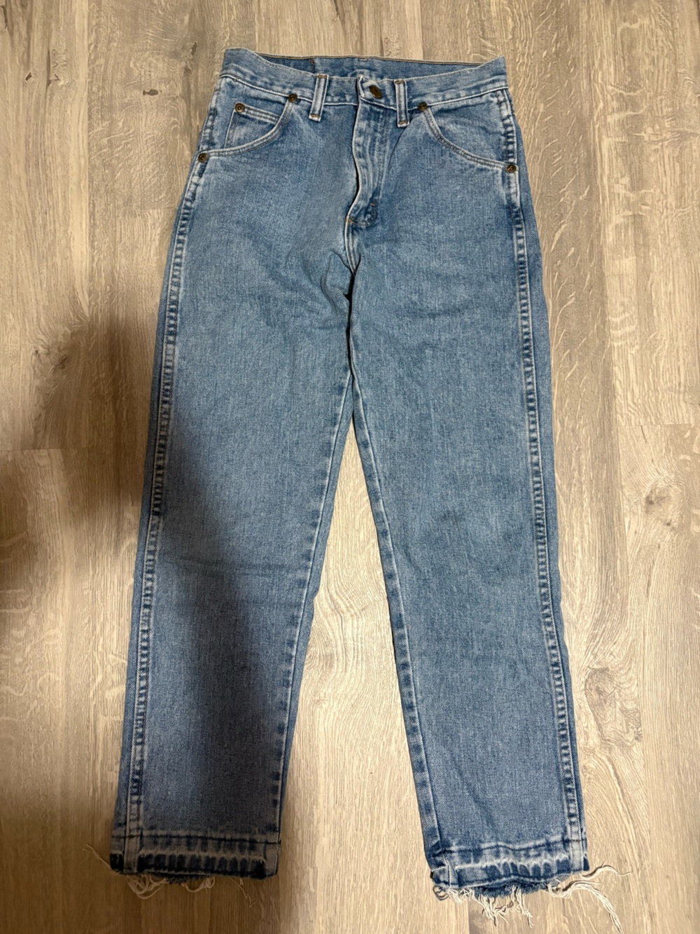 Vintage wrangler light blue jeans size 23